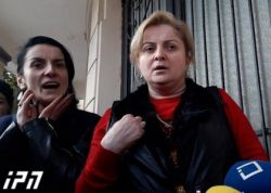ბათუმი: დაკავებულთა დედებმა პროკურორებს აგინეს