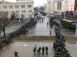 მინსკის ომონმა ასობით ადამიანი დააკავა