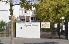 პარიზში სკოლის მოსწავლემ მასწავლებელი და თანაკლასელები მძევლად აიყვანა