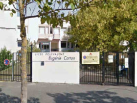 პარიზში სკოლის მოსწავლემ მასწავლებელი და თანაკლასელები მძევლად აიყვანა