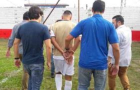 ბრაზილიაში ფეხბურთელი თამაშის დროს დააკავეს