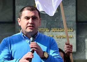 ლევან ხაბეიშვილი: „ყოველდღე ჩინოსნების ჯიბეში გაჭირვებულებისთვის განკუთვნილი 20.000 ლარი მიდის“