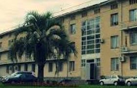 ხმაური ოზურგეთში - ადმინისტრაციულ შენობაში სამოქალაქო სექტორის წარმომადგენლები სამგლოვიარო გვირგვინით მივიდნენ ხმაური ოზურგეთში - ადმინისტრაციულ შენობაში სამოქალაქო სექტორის წარმომადგენლები სამგლოვიარო გვირგვინით მივიდნენ