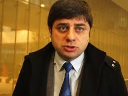 "უზრდელობას მოეშვი, თორემ გაგიტყდება ეგ ცხვირი" - ზაქარია ქუცნაშვილი ნიკა გვარამიას დაემუქრა – ვიდეო