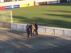 ქუთაისში ტორპედო–დინამოს მატჩზე შიშველი კაცი შევარდა