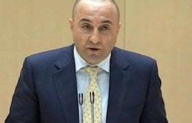 კახა ოქრიაშვილი და მაჟორიტარები "ქართული ოცნების" წინააღმდეგ