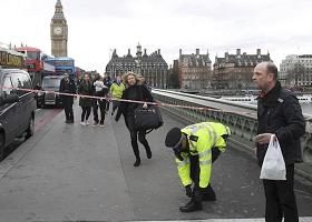 ერთი გარდაცვლილი და რვა დაშავებული - ლონდონში მიკროავტობუსი ქვეითად მოსიარულეებს დაეჯახა