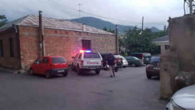 გორის ვიცე მერის, გოგა რაზმაძის, ბინა დააყაჩაღეს - ქალად გადაცმულმა მძარცველებმა ტყუპების ძიძას თავში ჩაარტყეს