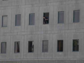 თავდასხმა ირანის პარლამენტზე - დაიღუპა 7-ზე მეტი ადამიანი, 4 მძევლადაა აყვანილი