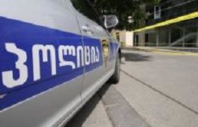 თბილისში ახალგაზრდა გოგონას, სავარაუდოდ, ყელი გამოჭრეს