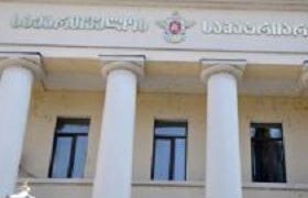 ანაფორით შემოსილი ადამიანები, რომლებიც ქუჩებში მოწყალებას ითხოვენ, შესაძლოა, სასულიერო პირები არ იყვნენ