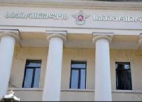 ანაფორით შემოსილი ადამიანები, რომლებიც ქუჩებში მოწყალებას ითხოვენ, შესაძლოა, სასულიერო პირები არ იყვნენ