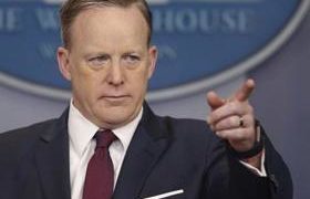 თეთრი სახლის პრესმდივანი თანამდებობიდან გადადგა