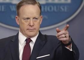 თეთრი სახლის პრესმდივანი თანამდებობიდან გადადგა