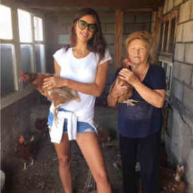 ირინა შეიკი ბებიასთან რუსეთში ისვენებს