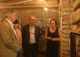იან კელი: ”ოკუპაცია დიდხანს ვერ გასტანს” - ამერიკის ელჩი დიცში ჩავიდა