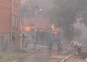 როსტოვში ხანძრის შედეგად 100-ზე მეტი შენობა დაიწვა