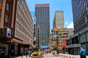 იოჰანესბურგის თეატრში მაყურებლებს სცენიდან ესროლეს