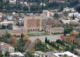 ოკუპირებული აფხაზეთის სასამართლო სკოლებსა და ბაღებს ასხვისებს