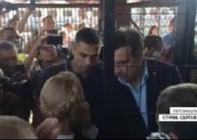 სააკაშვილმა და ტიმოშენკომ მატარებელი დატოვეს. ტიმოშენკო უკრაინის გენპროკურორს მიმართავს