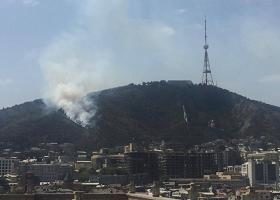 ხანძარი მთაწმინდაზე - ცეცხლის ჩაქრობის პროცესში ვერტმფრენი ერთვება