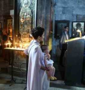 თეა წულუკიანმა შვილის ნათლობის ფოტოები გამოაქვეყნა - ივლისში ცერემონიიდან მინისტრის დაცვამ ჟურნალისტები გაიყვანა