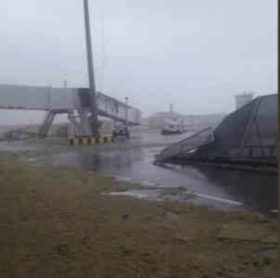 ქარიშხალმა "ირმამ" სენ-მარტენის ცნობილი აეროპორტი გაანადგურა