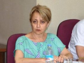 ფოთის საკრებულოს კომისიის თავმჯდომარე მაია ჩხარტიშვილმა „ოცნება“ დატოვა და ქალაქის მერს, ირაკლი კაკულიას, უჩივის