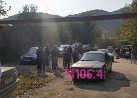 დმანისში, მაშავერას საარჩევნო უბანზე, შავ სამოსში ჩაცმულ უცნობ პირებს საარჩევნო სიები გადააქვთ
