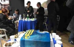 ქართული ოცნების ბათუმის ოფისში საზეიმოდ ტორტი გაჭრეს
