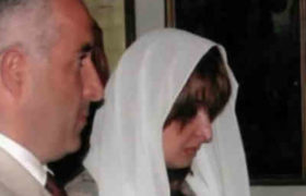 პოლიციამ გია გორგოშაძის ყოფილი ცოლის, ნინო დარსალიას, ბინაში ჩხრეკა ჩაატარა