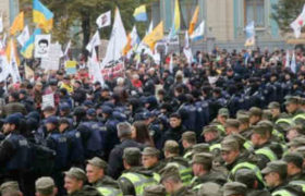 უკრაინის რადას შენობასთან მომიტინგეებსა და პოლიციას შორის შეტაკება მოხდა