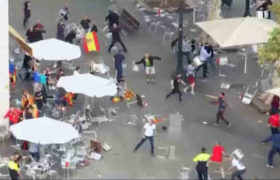 არეულობა ბარსელონაში - კატალონიის დამოუკიდებლობის მომხრეებმა და მოწინააღმდეგეებმა ერთმანეთს სკამები ესროლეს - ვიდეო