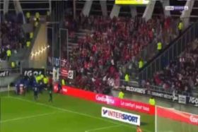 საფრანგეთის ჩემპიონატის მატჩში ქომაგები ტრიბუნიდან გადმოვარდნენ - ვიდეო