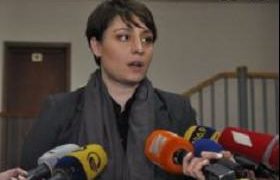 ელენე ხოშტარია: „წულუკიანმა პასუხი უნდა გაგვცეს, როგორ მოხდა ახმედ ჩატაევის ციხიდან გაშვება“ ელენე ხოშტარია: „წულუკიანმა პასუხი უნდა გაგვცეს, როგორ მოხდა ახმედ ჩატაევის ციხიდან გაშვება“