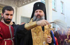 სამებაში საკვირაო წირვას მიტროპოლიტი შიო მუჯირი ატარებს