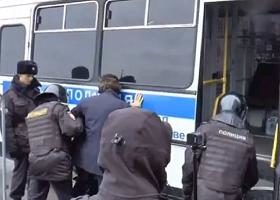 რუსეთში საპროტესტო აქციების 400-ზე მეტი მონაწილეა დაკავებული