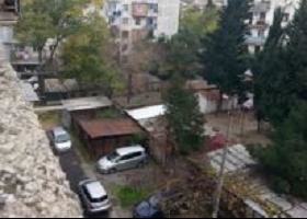 სპეცოპერაციის ადგილზე სროლისა და ძლიერი აფეთქებების ხმა ისმის, ამოდის კვამლი - ვიდეო