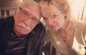 82 წლის არმენ ჯიგარხანიანს 38 წლის ცოლი თბილისში გაექცა - მსახიობის სკანდალური გაყრის ახალი დეტალები