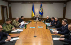 რუსული ტანკები უკრაინაში შევიდნენ - პოროშენკომ სამხედრო კაბინეტის საგანგებო სხდომა მოიწვია