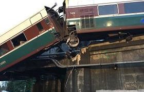 ვაშინგტონის შტატში მატარებელი რელსებიდან გადავარდა - არიან დაღუპულები