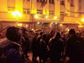 "Юра – продажная шкура" - სააკაშვილის მომხრეები გენპროკურატურასთან ლუცენკოს გადაყენებას ითხოვენ