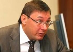 იური ლუცენკო: „კოლოსალური წნეხის ქვეშ ვიმყოფები, რათა თვალი დავხუჭო იმაზე, რის უფლებასაც სააკაშვილი საკუთარ თავს აძლევს“