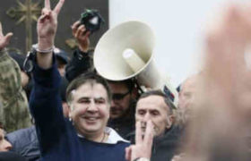 "შეწყდეს მიხეილ სააკაშვილის პოლიტიკური დევნა"- ზუგდიდში ხელმოწერებს აგროვებენ