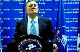 შალვა ნათელაშვილი: "ვიწყებ საქართველოს პრეზიდენტობისთვის ბრძოლას" შალვა ნათელაშვილი: "ვიწყებ საქართველოს პრეზიდენტობისთვის ბრძოლას"