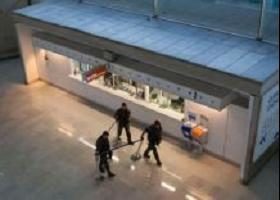 პარიზის აეროპორტიდან უსახლკარო პირმა 300 ათასი ევრო მოიპარა