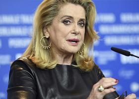 კატრინ დენევი ჰარვი ვაინშტეინს ამართლებს – ”ფლირტი დანაშაული არ არის”