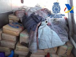 ესპანეთში თევზსაჭერი გემიდან 12 ტონა ჰაშიში ამოიღეს