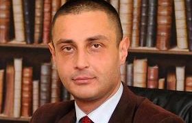 ლაშა ჩხარტიშვილი - "ქართული ოცნება" ტაქსისტების რევოლუციას მიიღებს. კალაძე და ივანიშვილი ათასობით ადამიანს შემოსავლის გარეშე ტოვებენ"