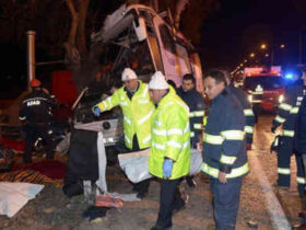 თურქეთში ბავშვებით სავსე ავტობუსი ხეებს შეეჯახა - დაიღუპა 11, დაშავდა 44 ადამიანი